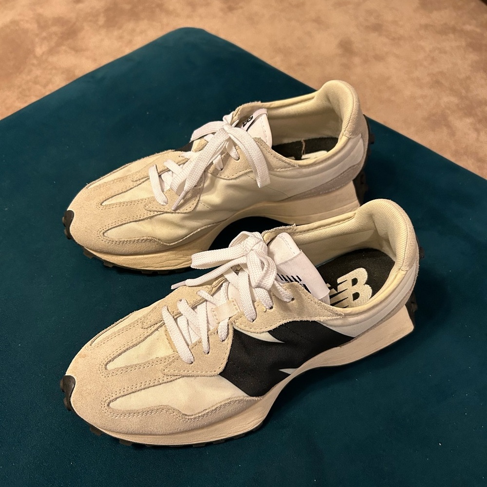 New Balance 327 Athletic Shoes in navy and white